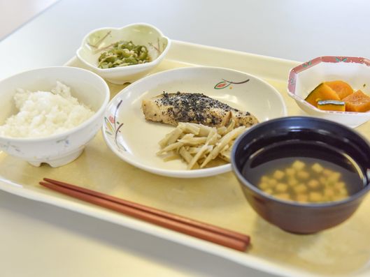 給食