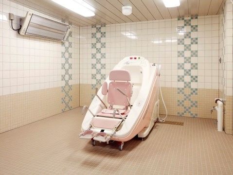 「ニチイホーム北浦和」の特別浴。要介護者も快適に入力。