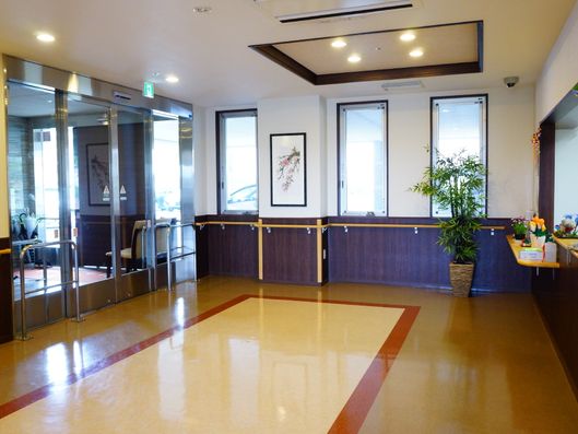 二重扉のエントランス