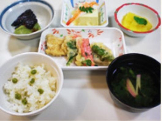 お食事