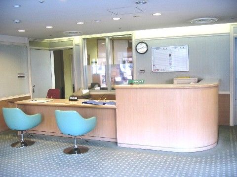 「敬老園サンテール千葉」の受付ルーム。見学や相談事は受付ルームを尋ねる。