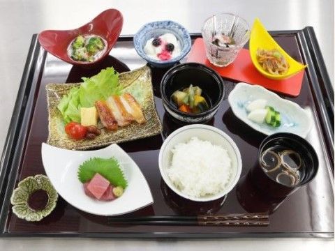 「メディカルグランメゾン京都五条御前」のお食事。イベント食も実施している。