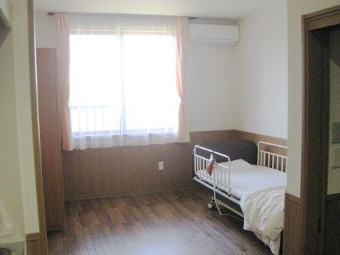 ベッドが設置された居室