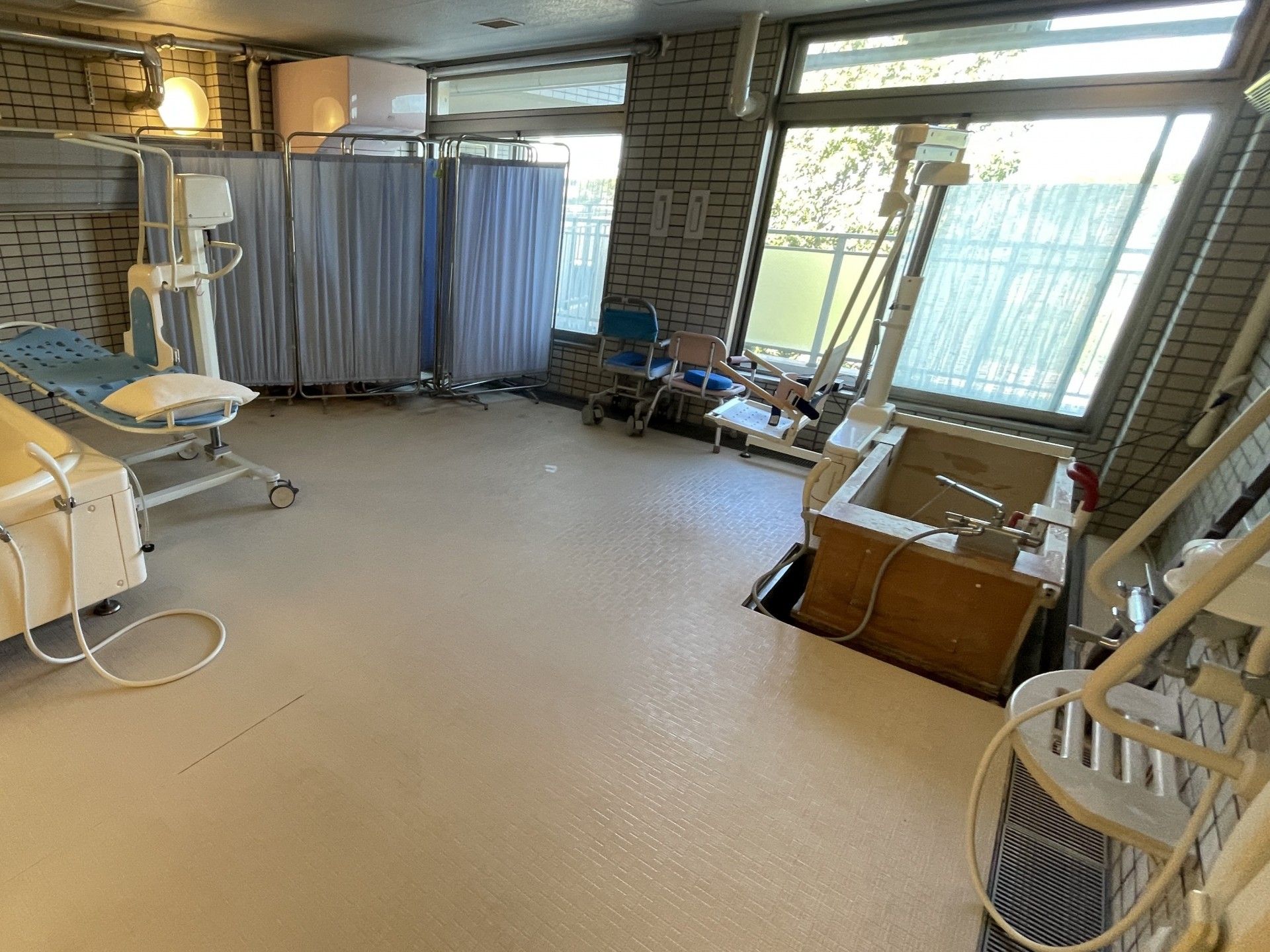 広い浴室の設備