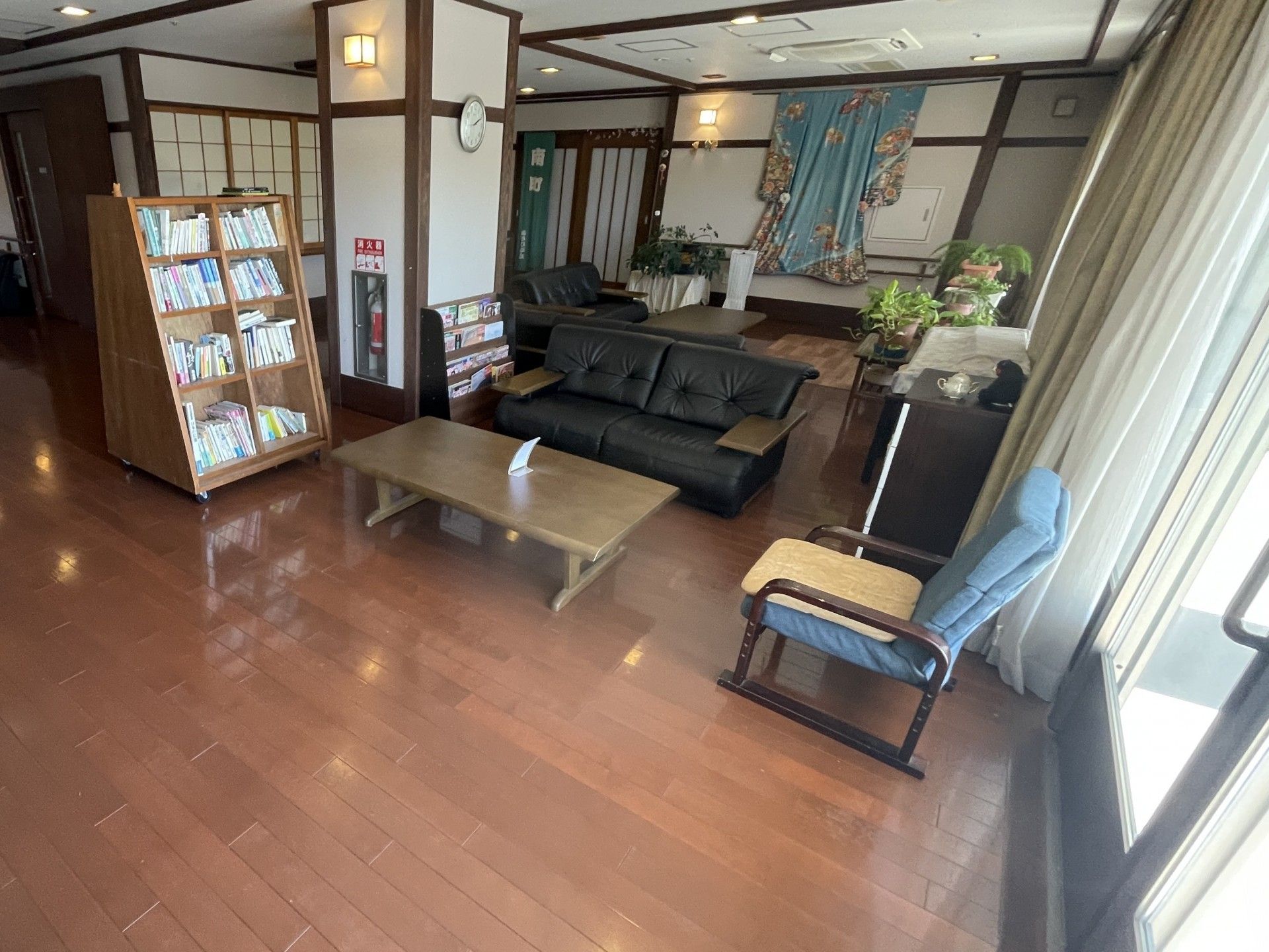 落ち着いた雰囲気の共有スペース