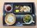 そうめんと煮魚や味噌汁がセットになったメニュー