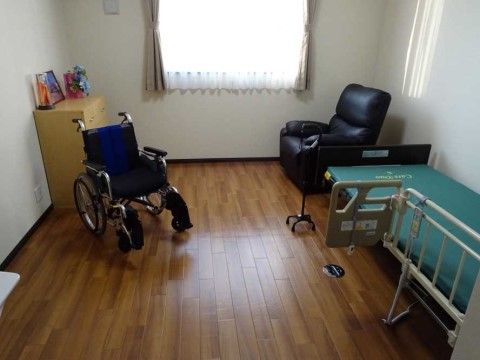 収納棚のある居室
