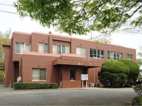 近くには医院があり、入居者様のさまざまな健康状態に応じて対応できるので、どなたでも安心してご入居いただける。