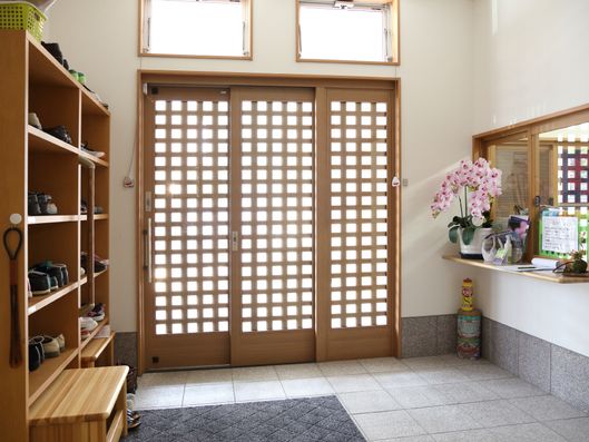 明るいエントランス