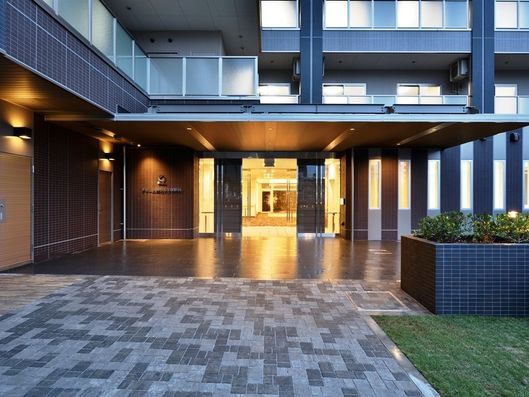 玄関アプローチ