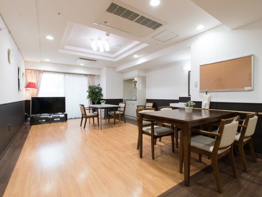 大きなテレビがある部屋