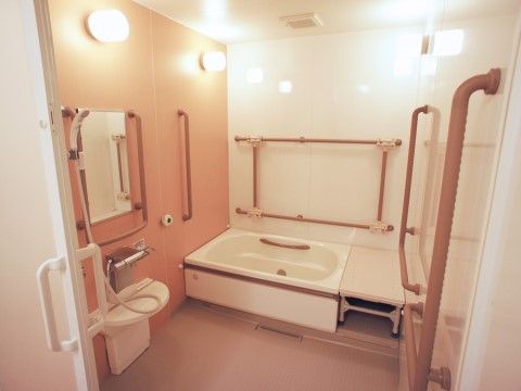 「花物語とどろき」の居室。日頃の疲れを一人で癒やすことができる。