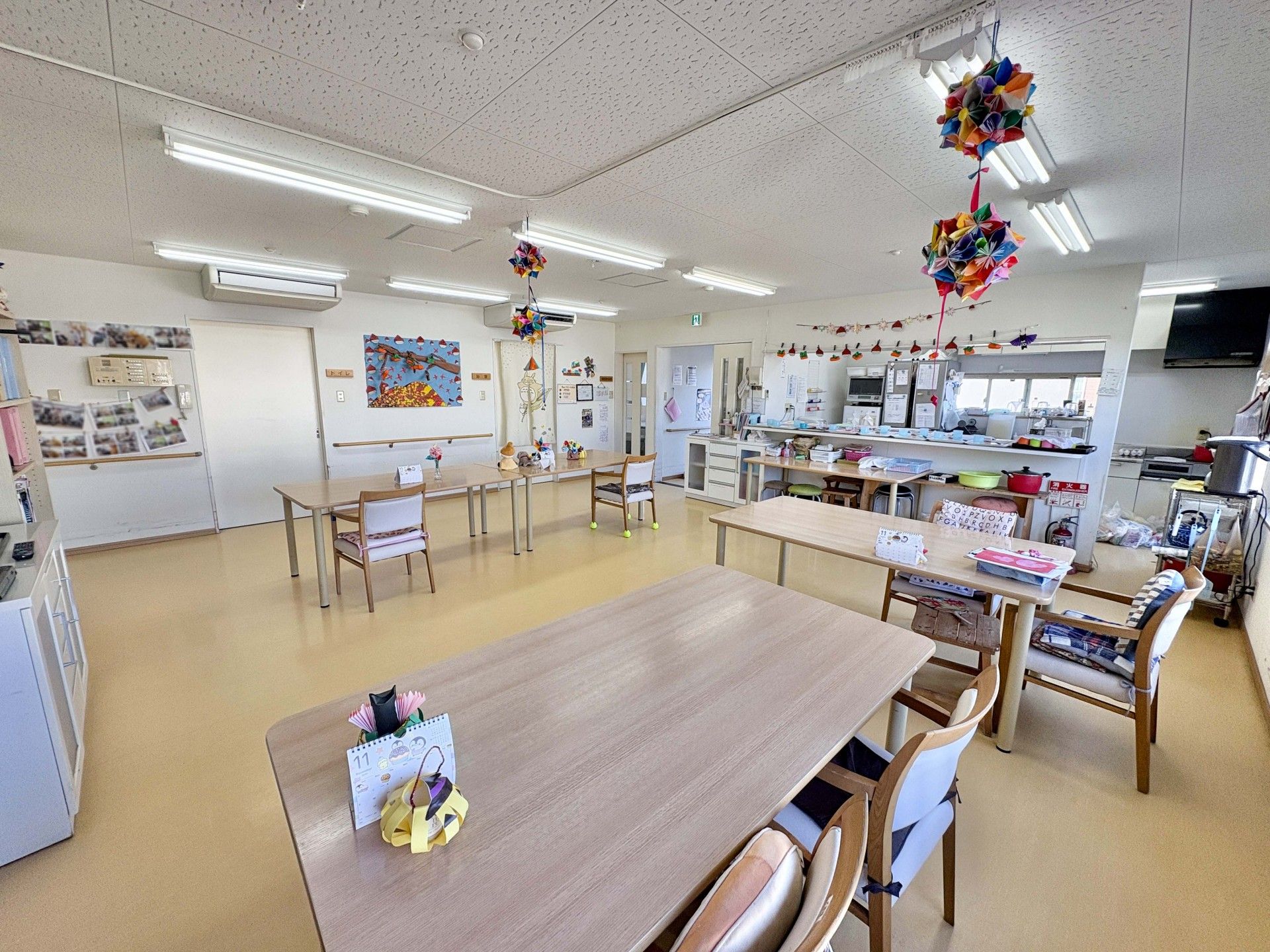 手作り飾りのある部屋