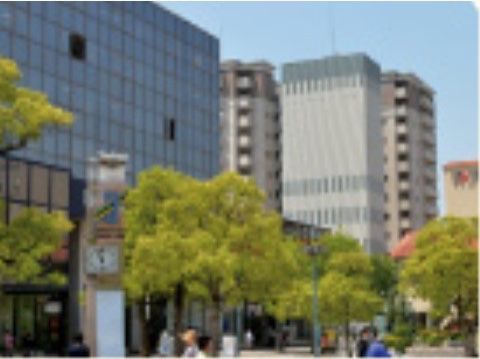 施設近辺にはショッピングモールがあり、ご家族様とのお食事やショッピングにお出かけいただけて、いい気分転換にもなる。