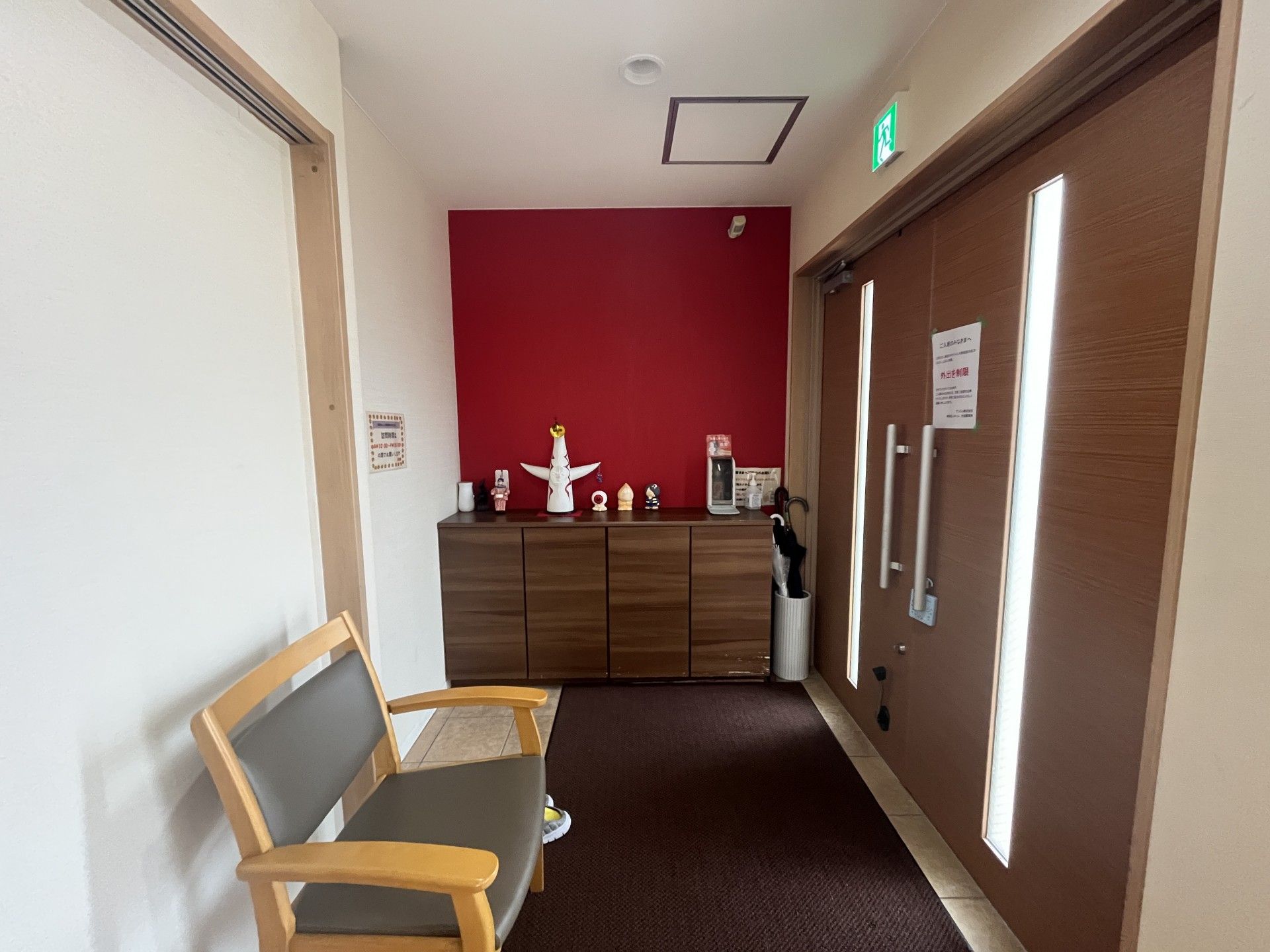 落ち着いた雰囲気の廊下