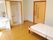 広々とした部屋には、介護用ベッドが設置されている。トイレ、洗面台が備えられており、プライバシーの守られた暮らしを送ることができる。