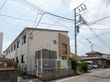 落ち着いた外観の建物