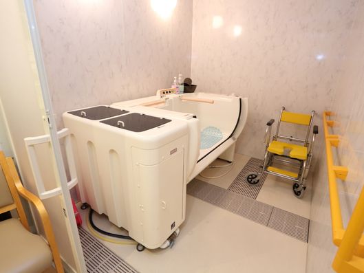 介護用浴槽完備
