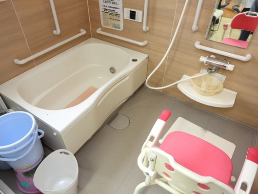 安全に考慮した浴室
