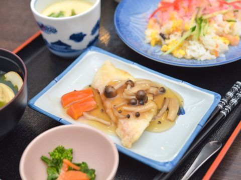 栄養のバランスがしっかりと考えられた、和食中心の食事