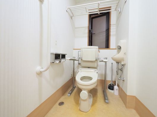 ２つのトイレットペーパーフォルダー