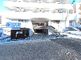 白い建物の外観