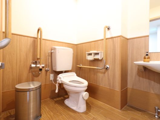バリアフリー対応のトイレ