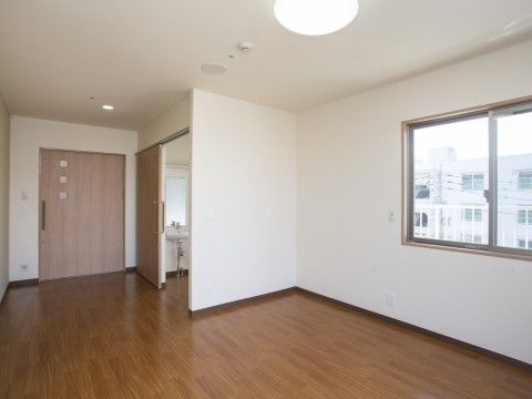 「ハピネス花」居室 何か困ったことがあれば、些細なことでも結構ですのでご相談ください。