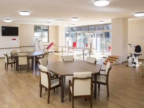 「ハピネス花」機能訓練室 日々の健康を維持したり、リハビリ訓練に利用したりと使用用途は様々です。