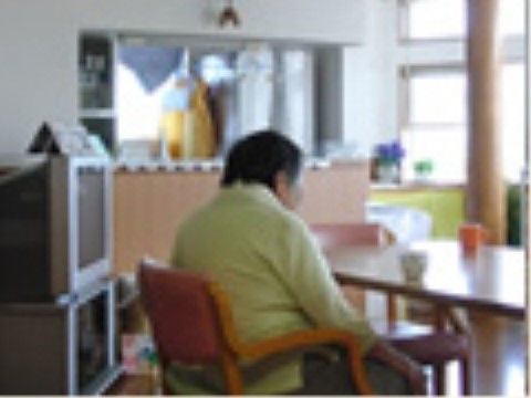 「グループホーム幸せふくろう」のリビング。お茶やおしゃべりもできる空間です。