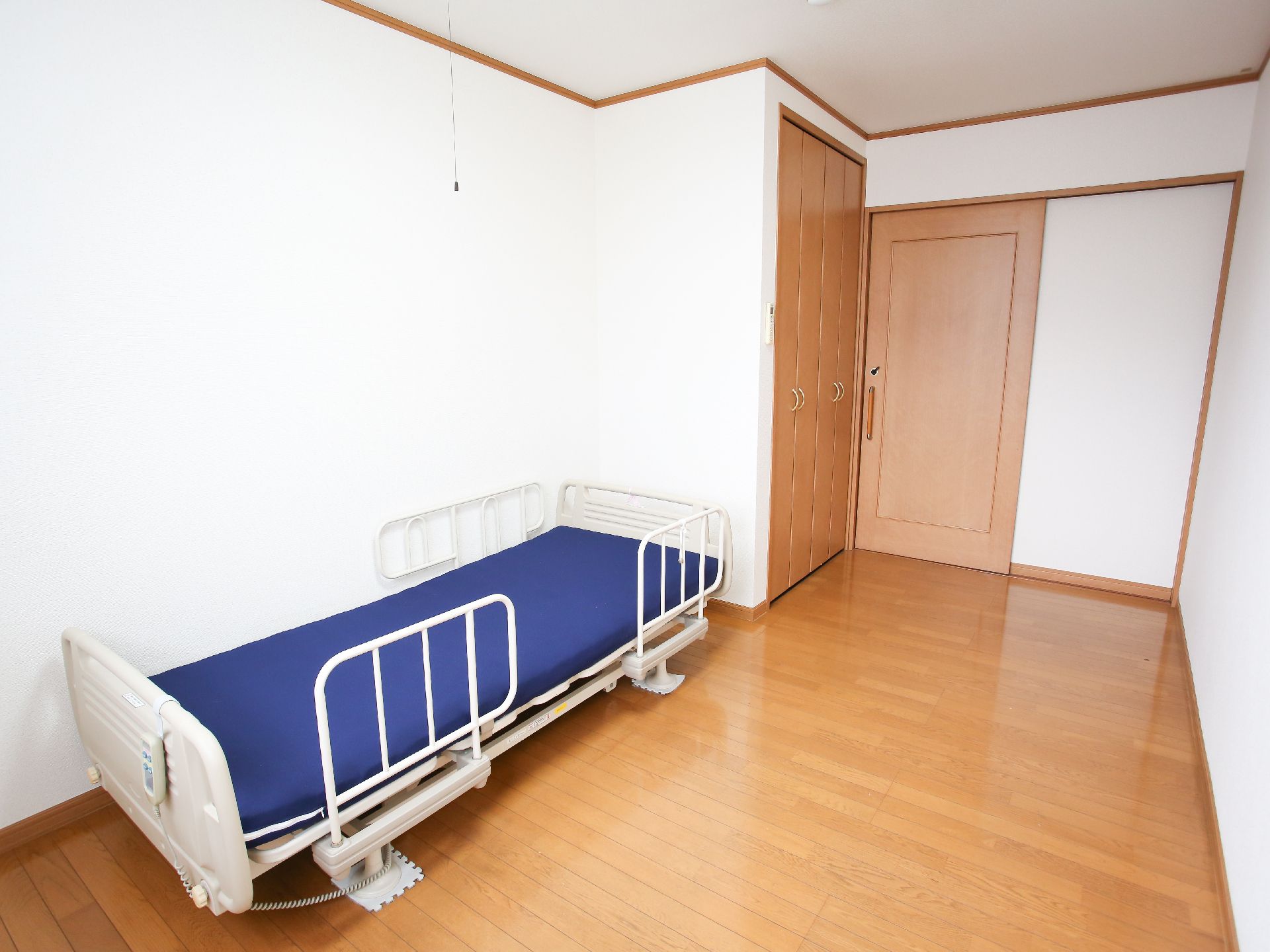 入居者の居室に設置してある介護ベッド