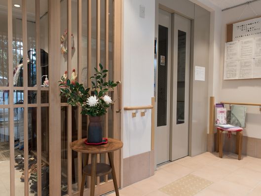 エレベーター前