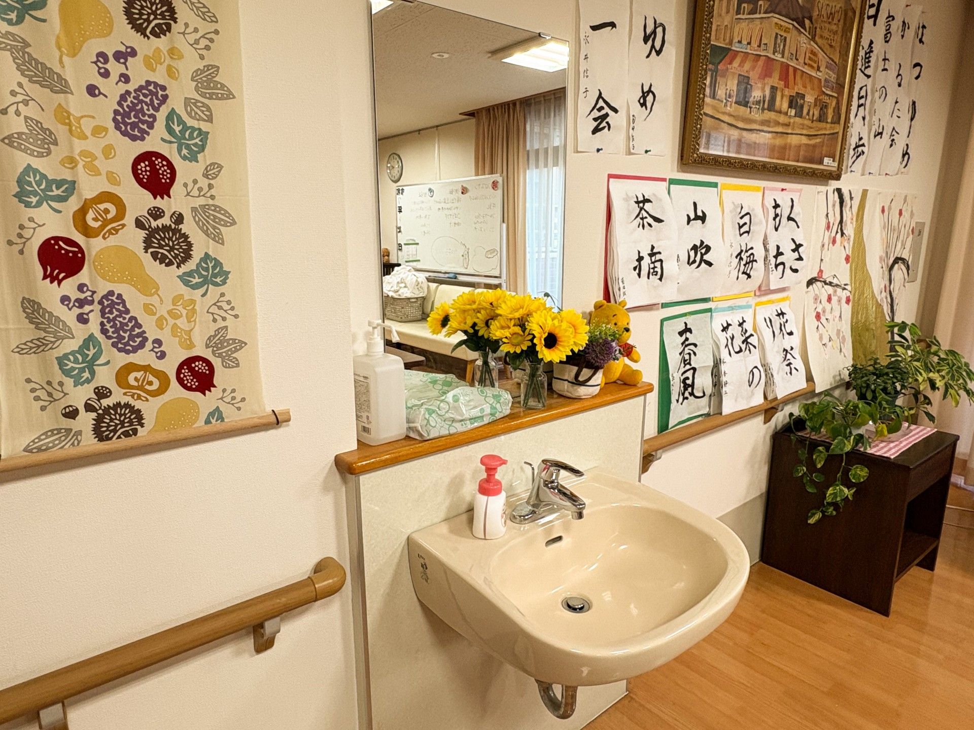 手洗い場と作品展示