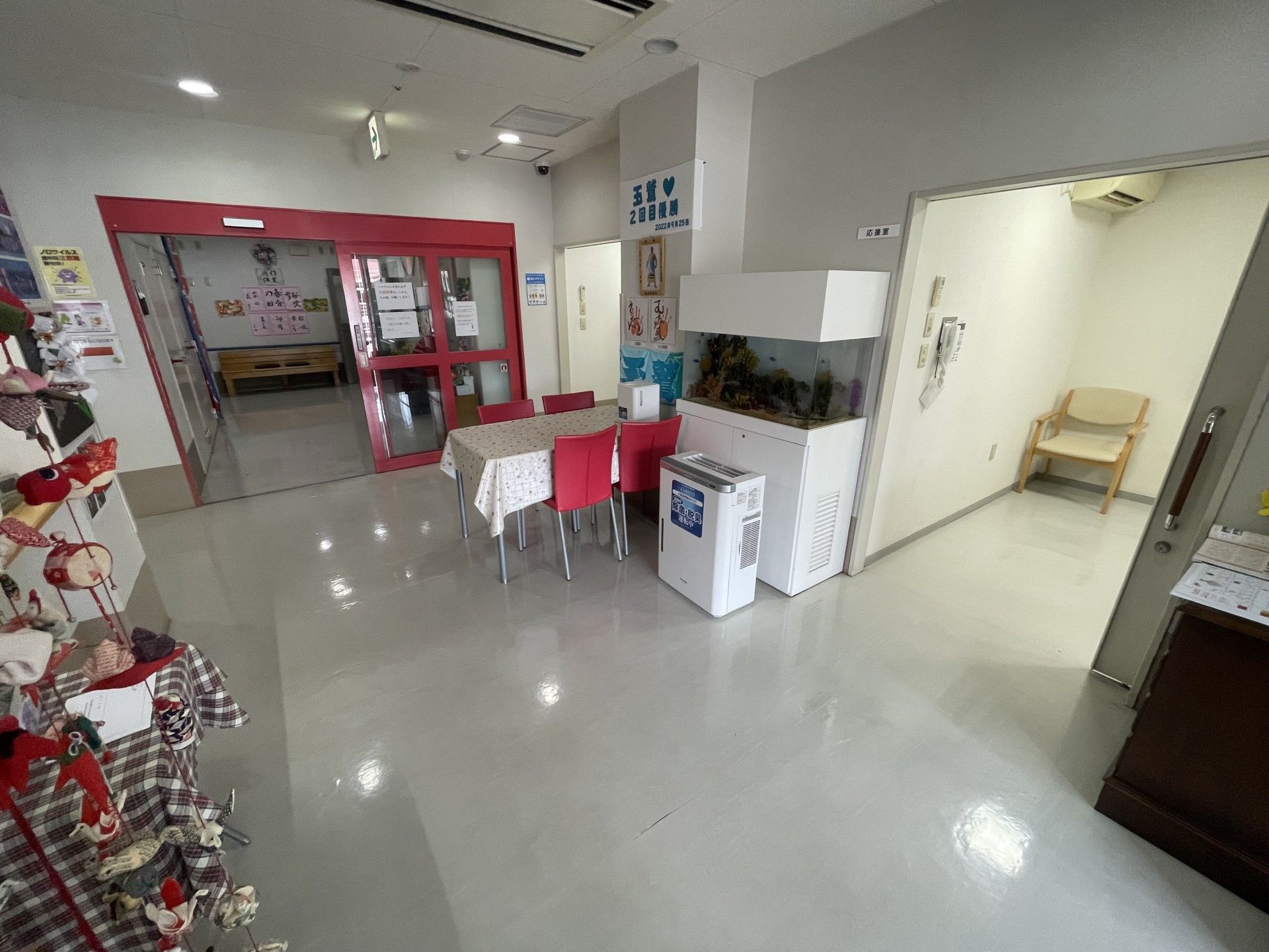 広々としたラウンジ