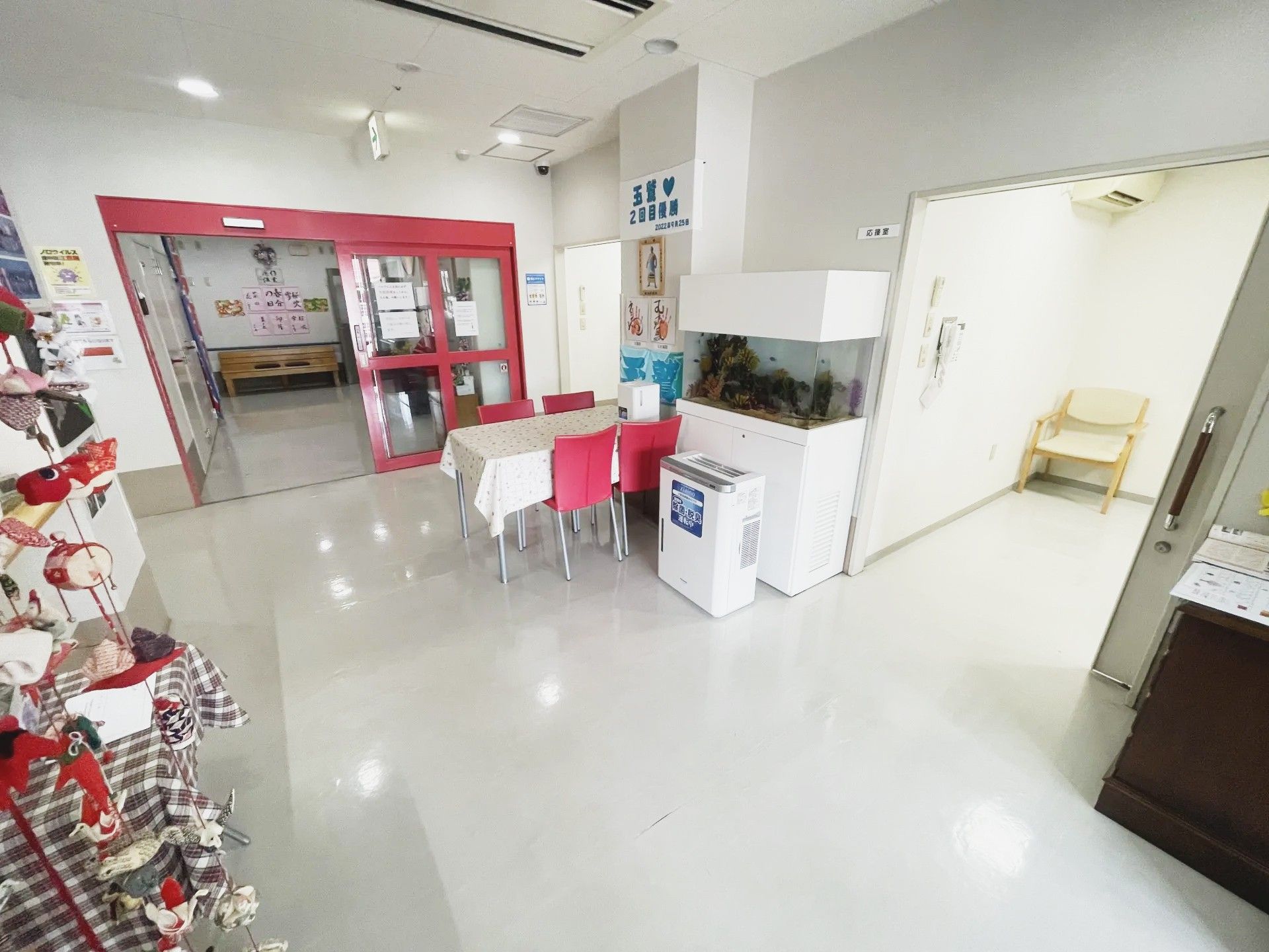 広々としたラウンジ
