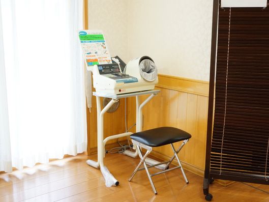 血圧測定機器とついたて