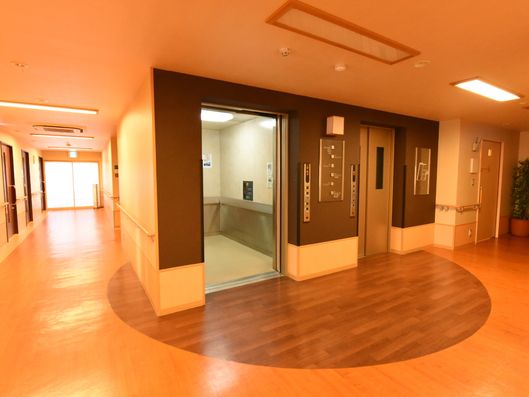 エレベーターホール付近の様子