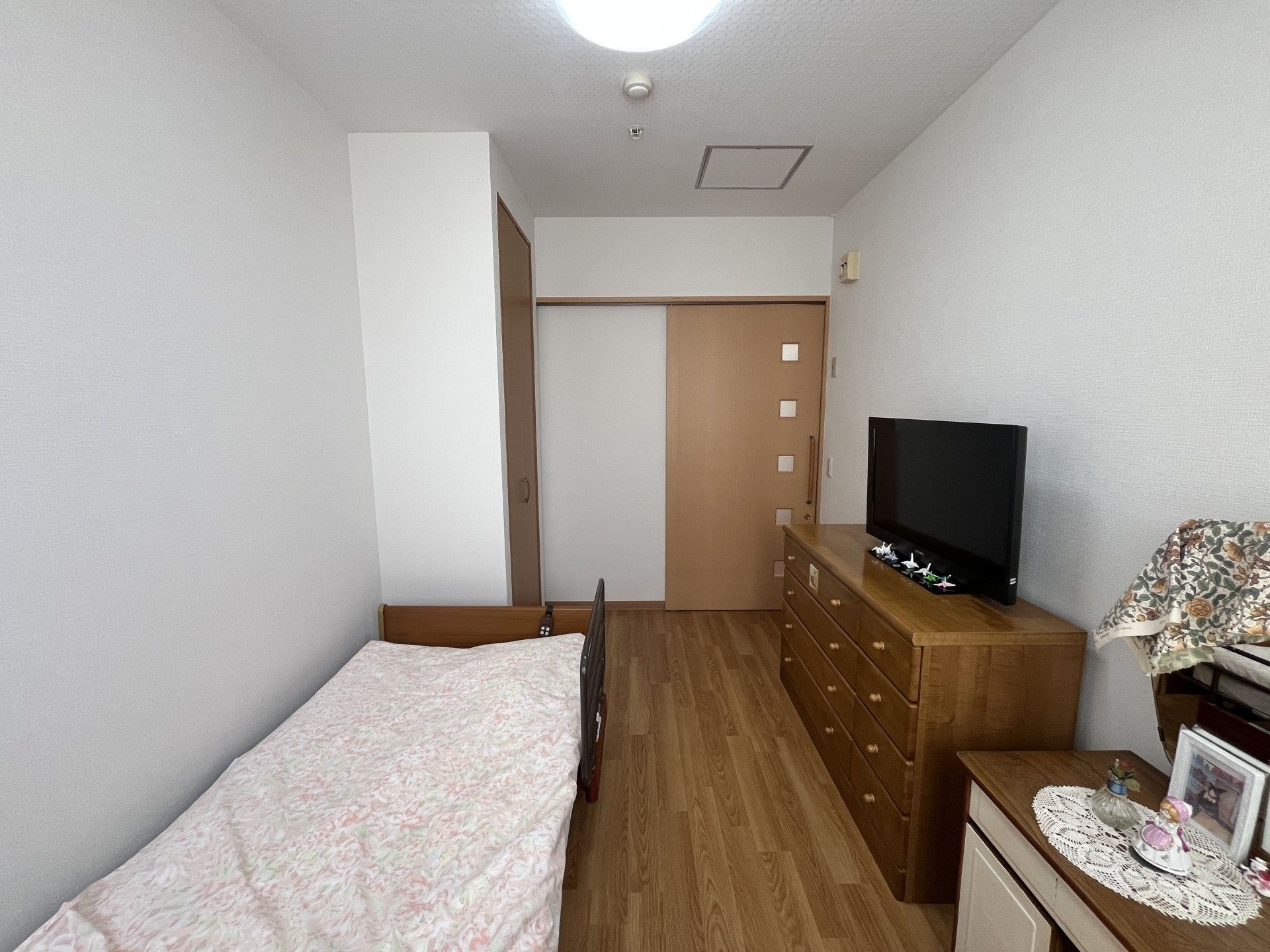 落ち着いた個室の様子