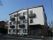 ３階建ての建物で、通りに面している。日中は日当たりがよく、施設の外壁全面に日が当たり冬でも室内は暖かい。