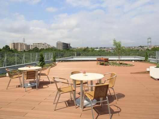 屋上ウッドデッキ