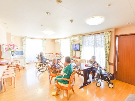 明るいリビングルーム