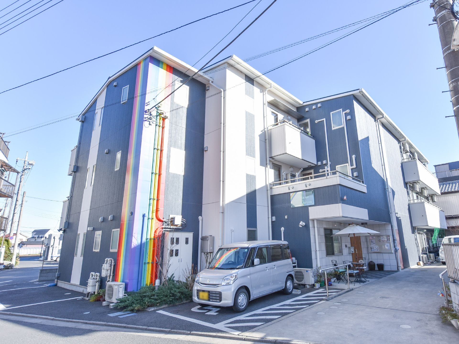 1階は小規模多機能型居宅介護の「人情柴又」となっており、グループホームの「おいちゃんおばちゃん」は2階にある。