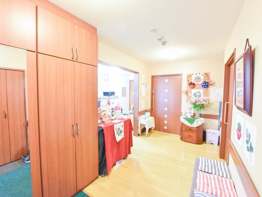 職員さんが迎えてくれる