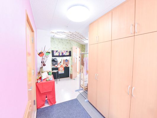 節分飾りで彩られた室内