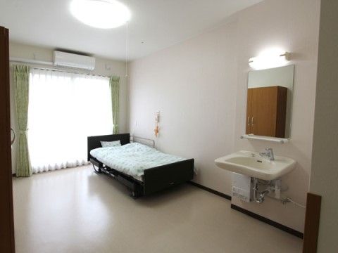 ベッドが設置された居室