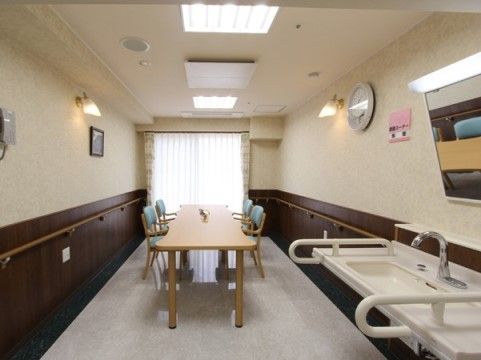 サニーライフ堺三国ヶ丘の談話コーナー。洗面台を配しておりますので、長居ができます。