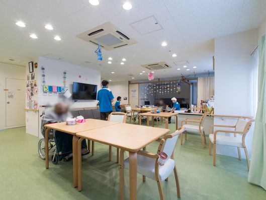 アットホームな雰囲気のリビングルーム