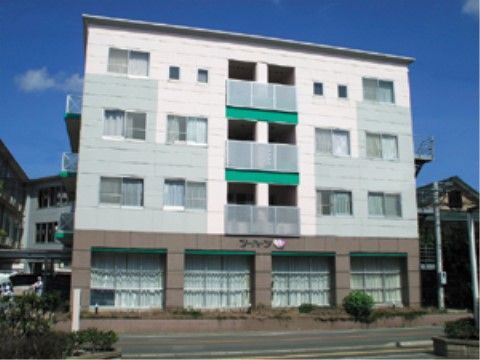 グループホーム ツーハーツの外観。施設周辺には閑静な住宅街が広がっており、毎日を穏やかにお過ごし出来ます。