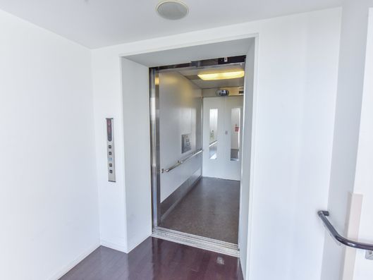 大型エレベーター