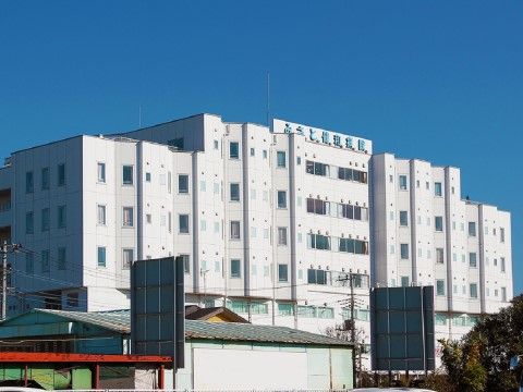 近くには総合病院がある。怪我や風邪などの病気の際や、日々の通院も楽に行えるため、安心して過ごすことができる。